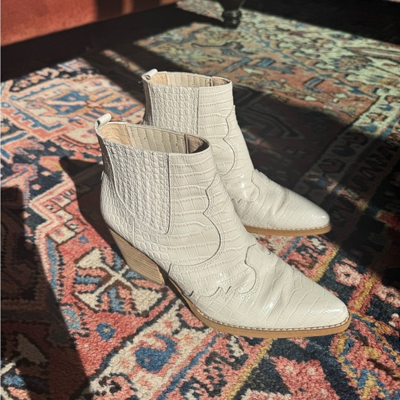 Sam Edelman Shoes - Sam Edelman Booties size 6